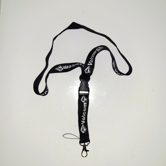 2 Volcom Black One Size Lanyards & Vaccine Card Holders - Picture 3 of 7